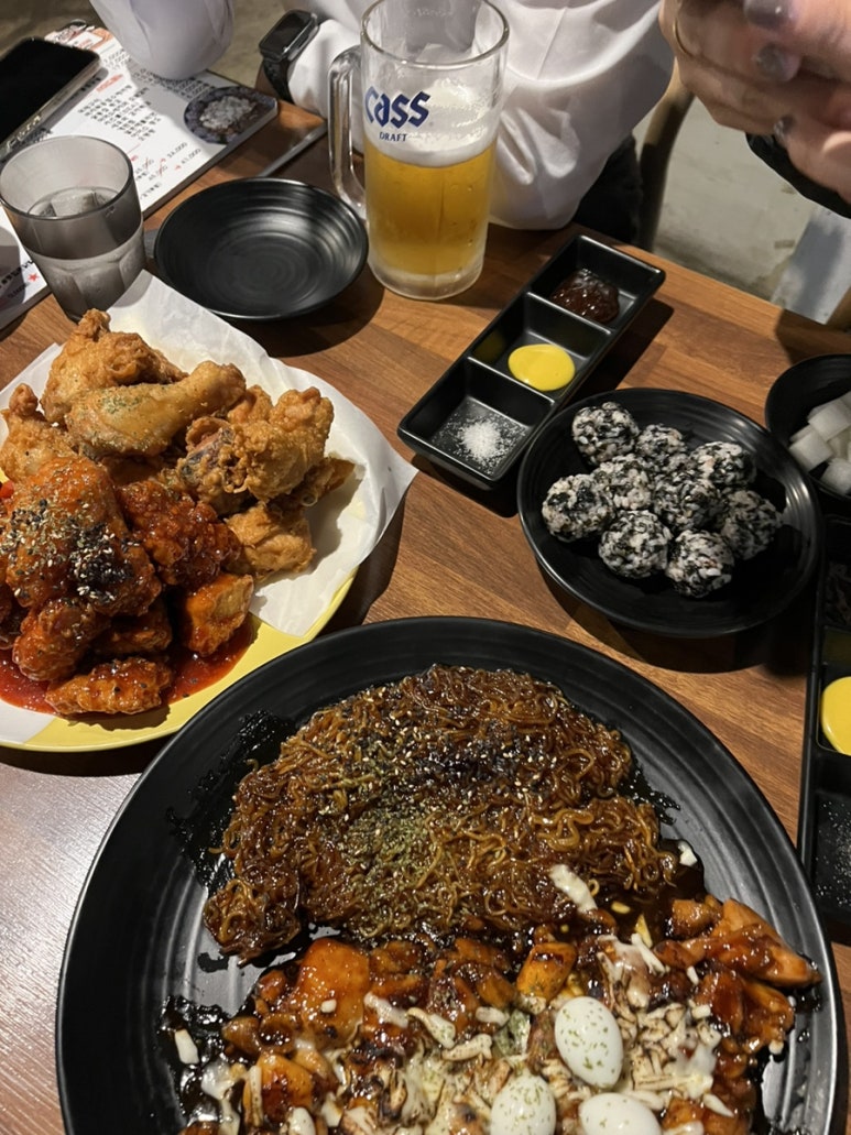꼬꼬아찌숯불치킨서사라점 이미지