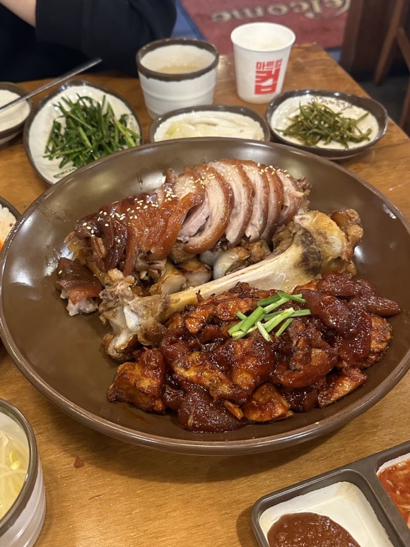 가장맛있는족발곡반점 이미지