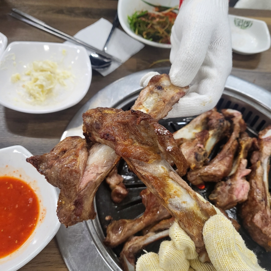 참돼지깡통구이 이미지