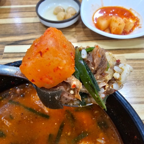 초원흑염소요리 이미지