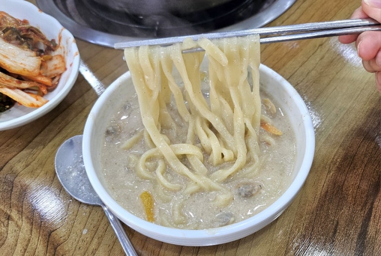 유진들깨칼국수 이미지