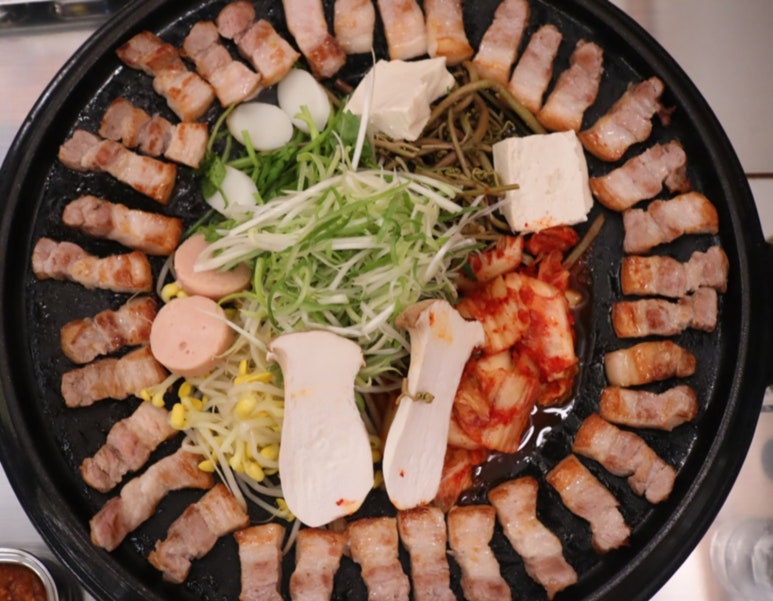 돌쇠 솥뚜껑 이미지