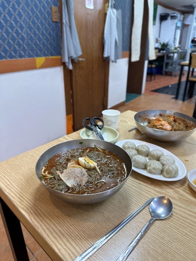 전통밀면 이미지