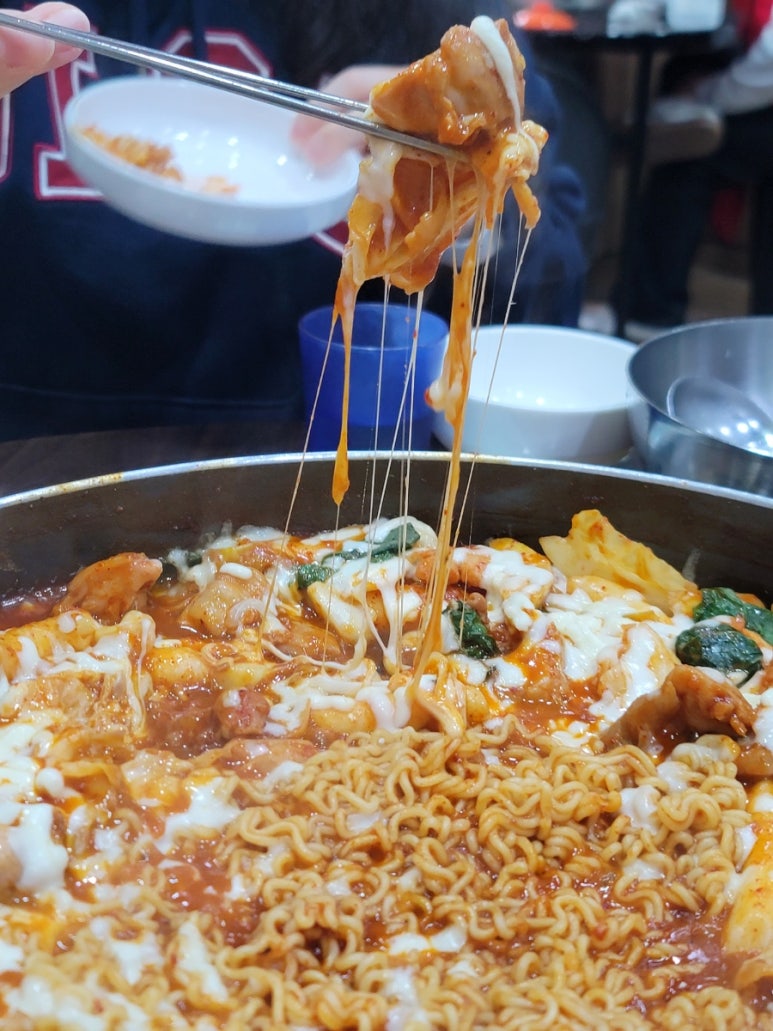 닭이봉춘천닭갈비막국수 이미지