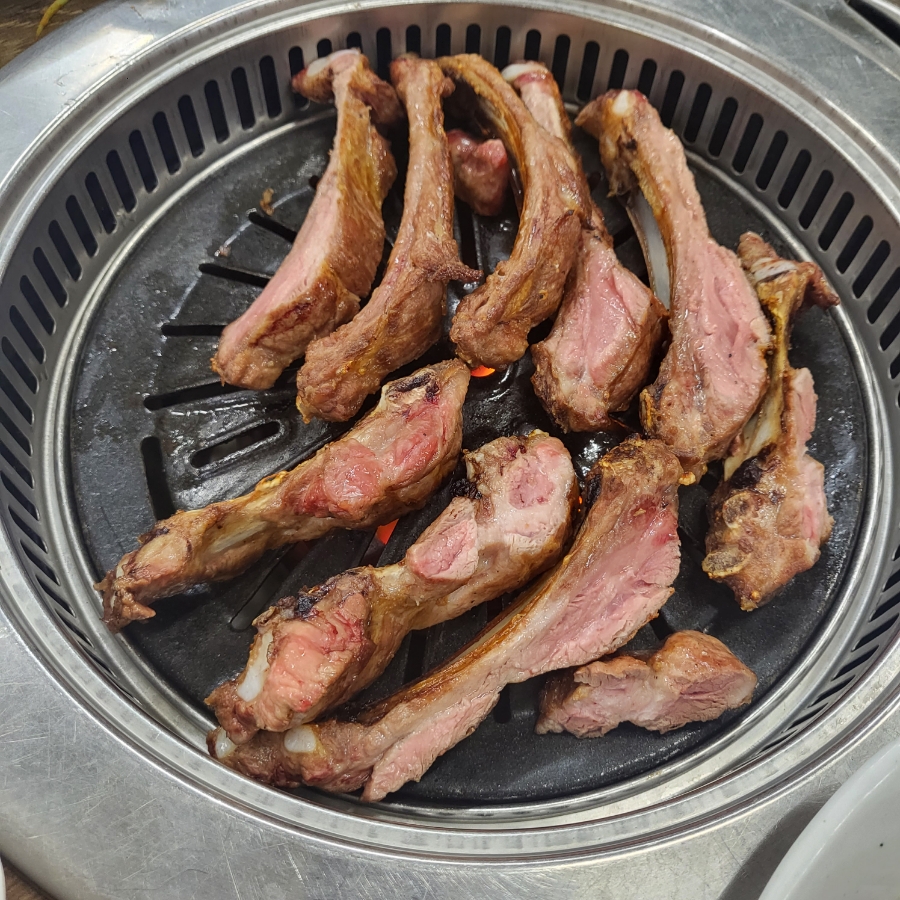 참돼지깡통구이 이미지