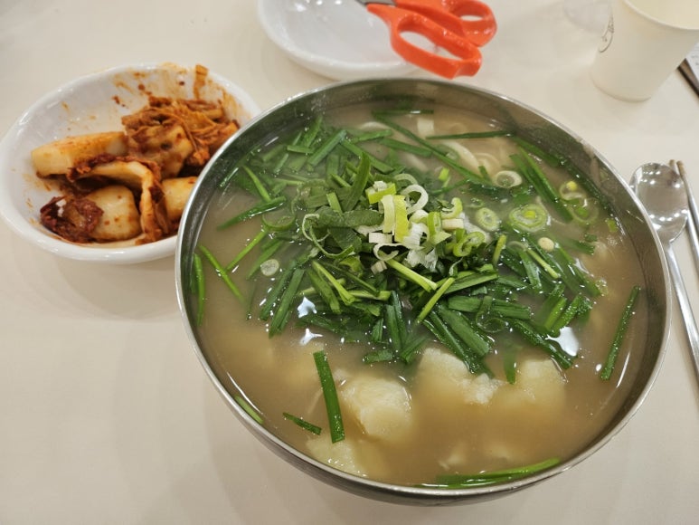 봉황칼국수 이미지