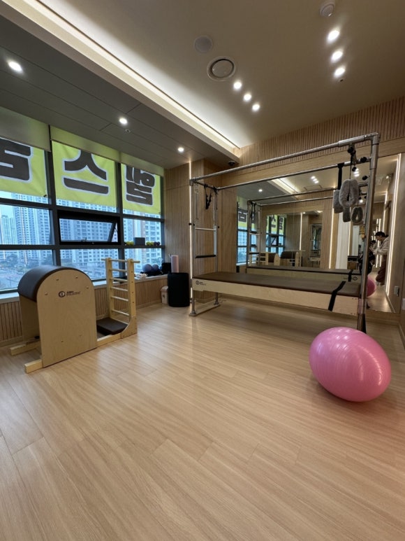 헬스보이짐앤필라걸배곧점 이미지