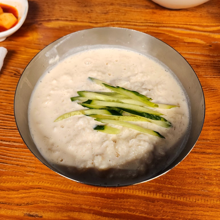 엄마손 팥칼국수 바지락칼국수 이미지