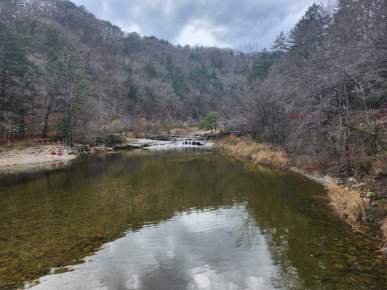 정상에서 바라본 오대산 방향 이미지