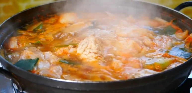속초곰치국 이미지