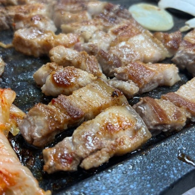 돈굽는마을 이미지
