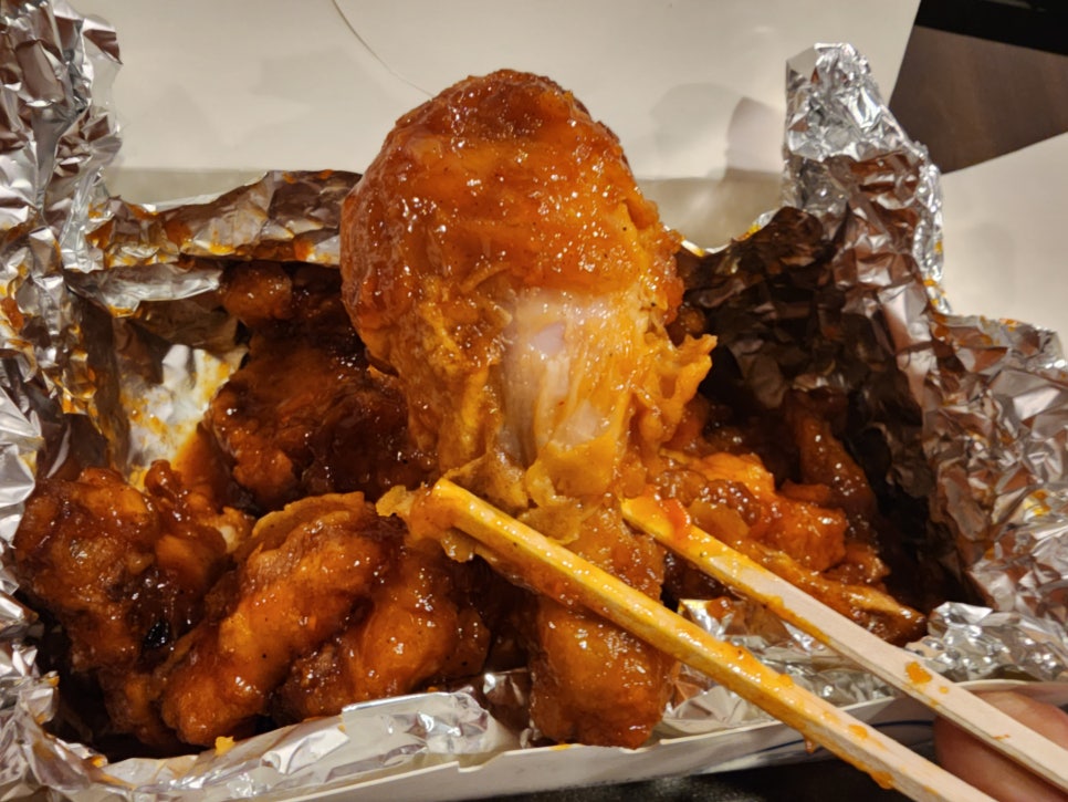 몽이두마리치킨 이미지