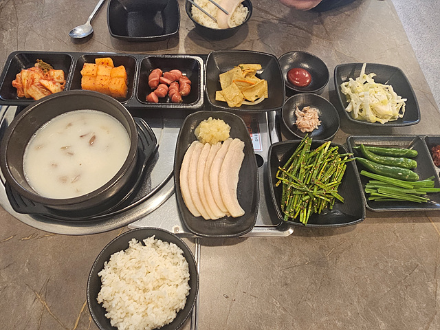 수육이랑 밥이랑 이미지