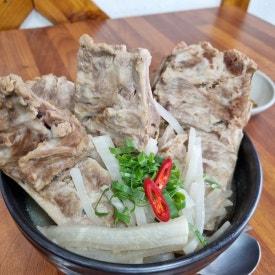 제주접작뼈국 이미지