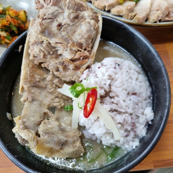 제주접작뼈국 이미지