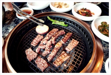 행복한고기한상 이미지