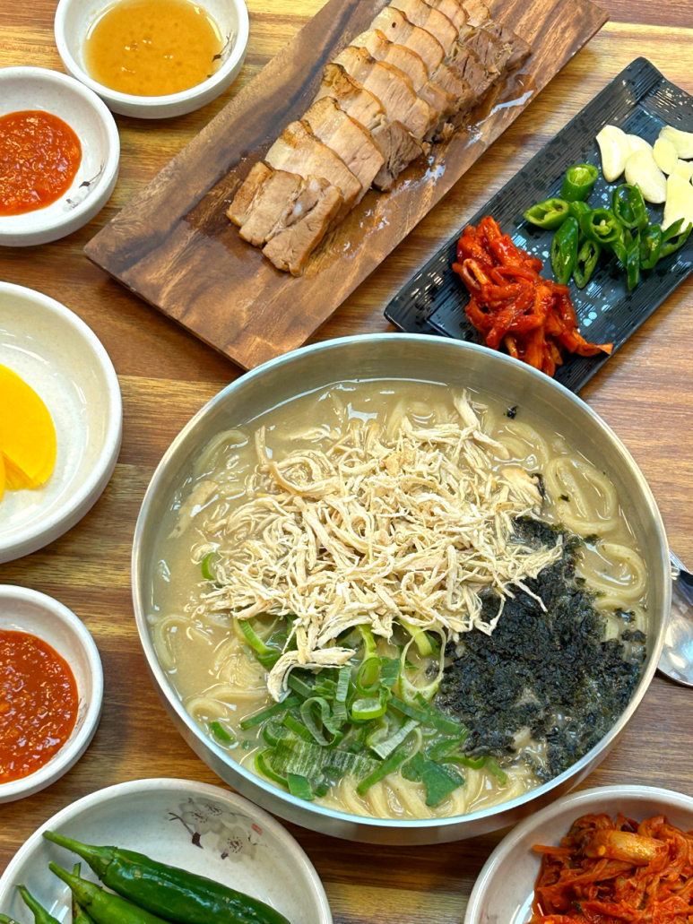 최고닭칼국수 이미지