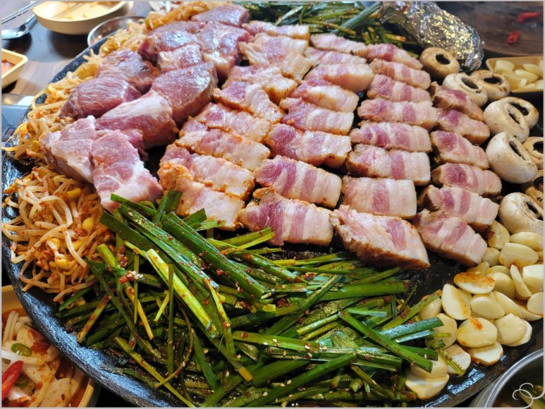 동두천솥뚜껑삼겹살 강남역점 이미지