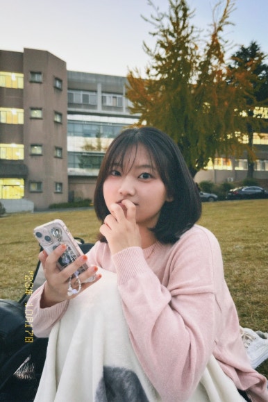 떡볶이 퍼주는 판다 이미지