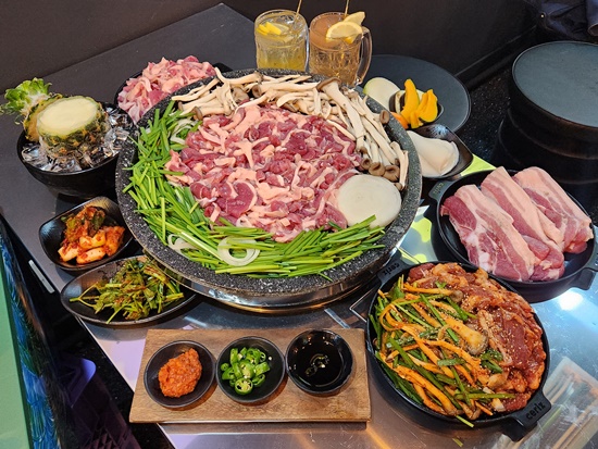 돌판구이 생삼겹 이미지