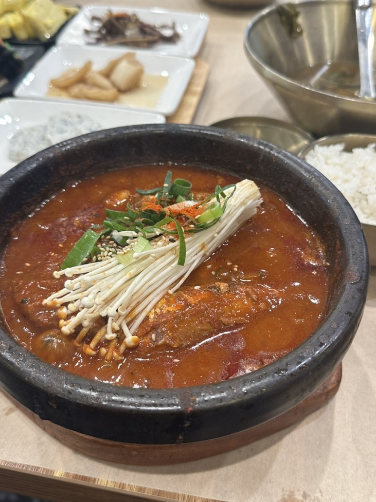 네일윤윤 이미지