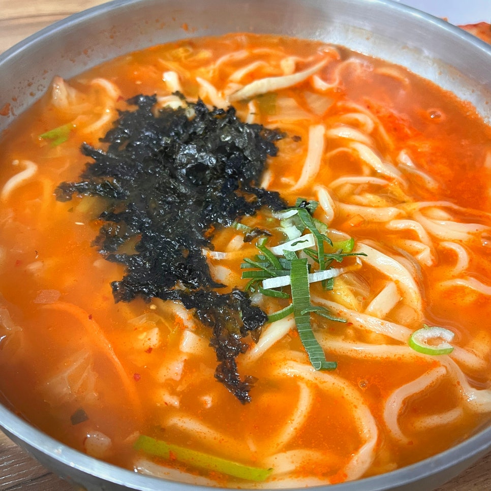 후룩손칼국수 이미지