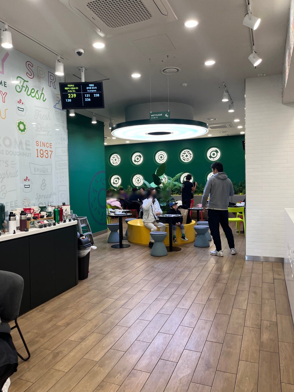 크리스피크림도넛 메세나폴리스점 이미지