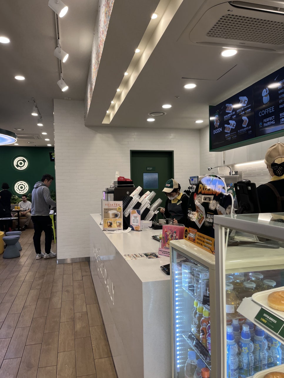크리스피크림도넛 메세나폴리스점 이미지