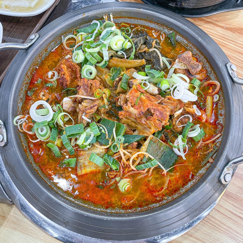 한우뚝배기소머리국밥 이미지