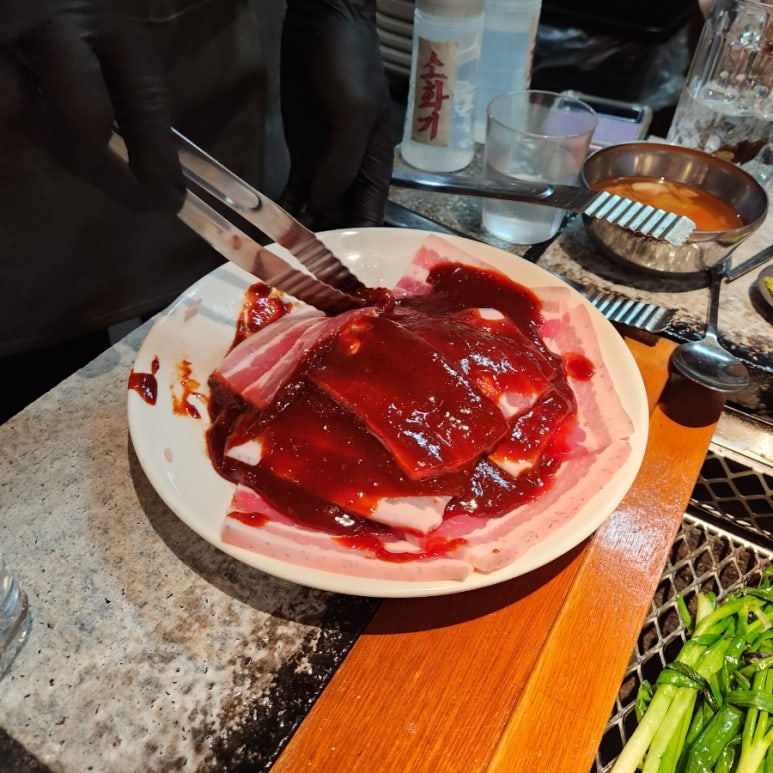 지리산 산청 흑돼지 이미지