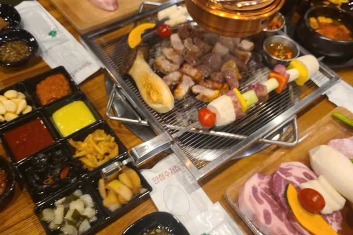 바로잘돼지 이미지