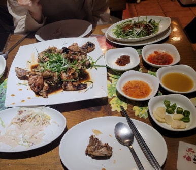 두리아숯불바베큐치킨 이미지