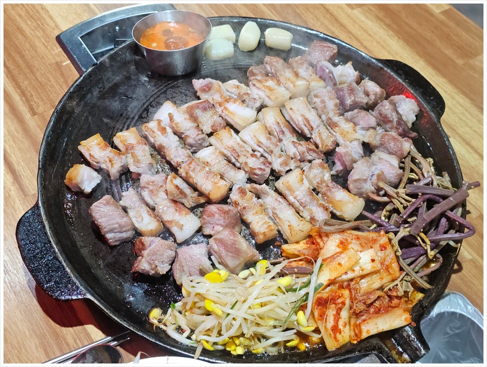 눈꽃돼지 이미지