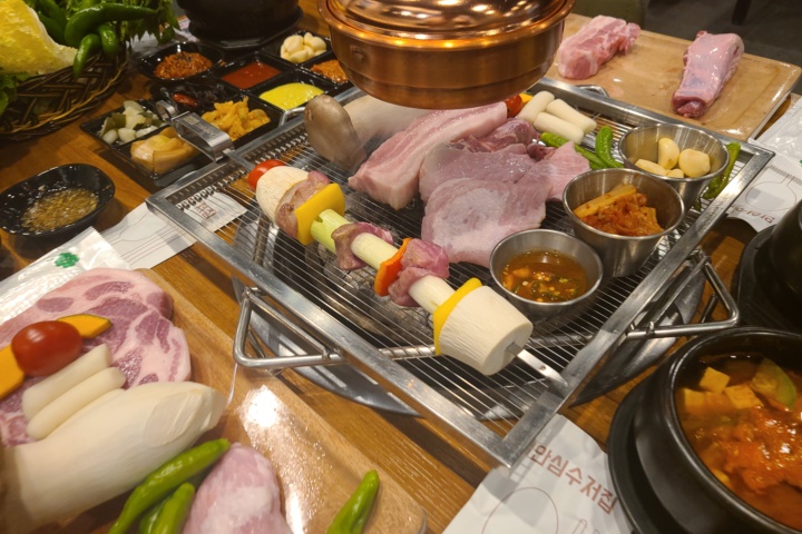 바로잘돼지 이미지