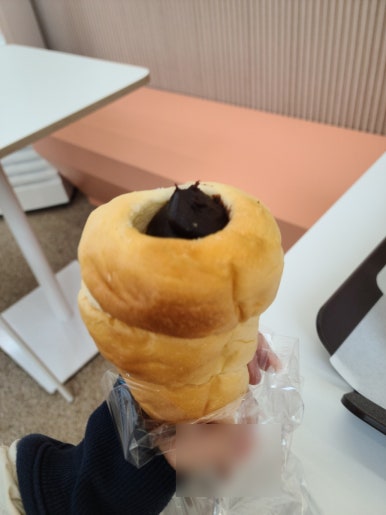 밀긋 베이커리 이미지