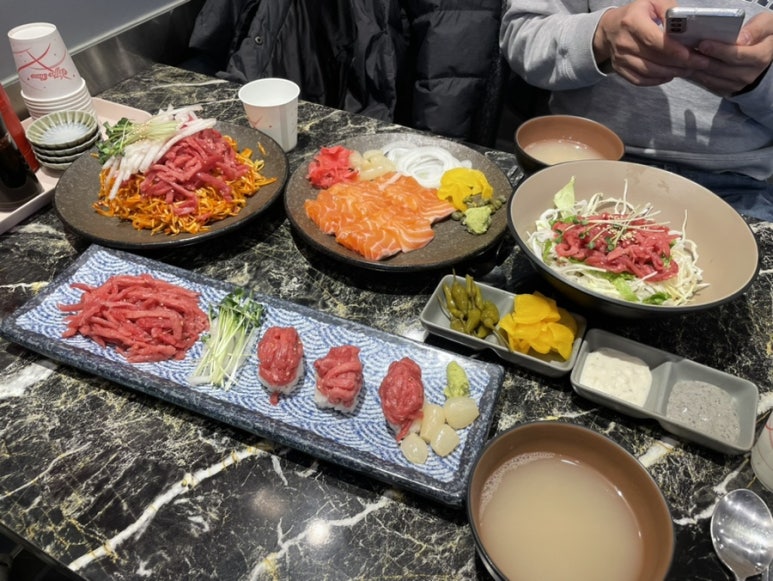 육회바른연어상 이미지