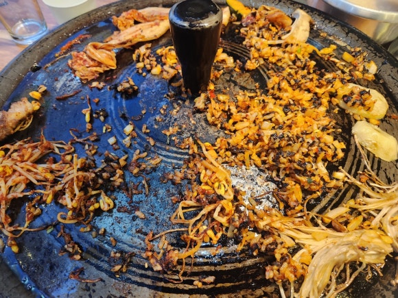 꽃돼지솥뚜껑삼겹살 이미지
