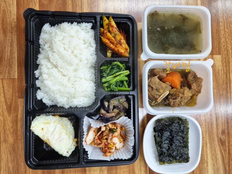 윤가네 밥상 이미지