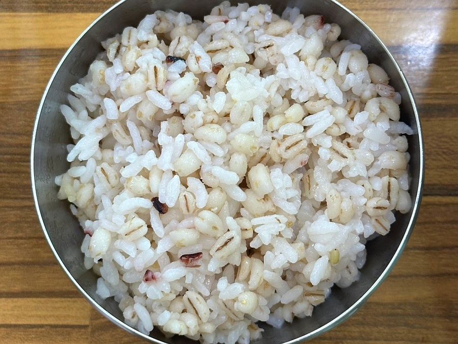 손칼국수와보리밥 이미지