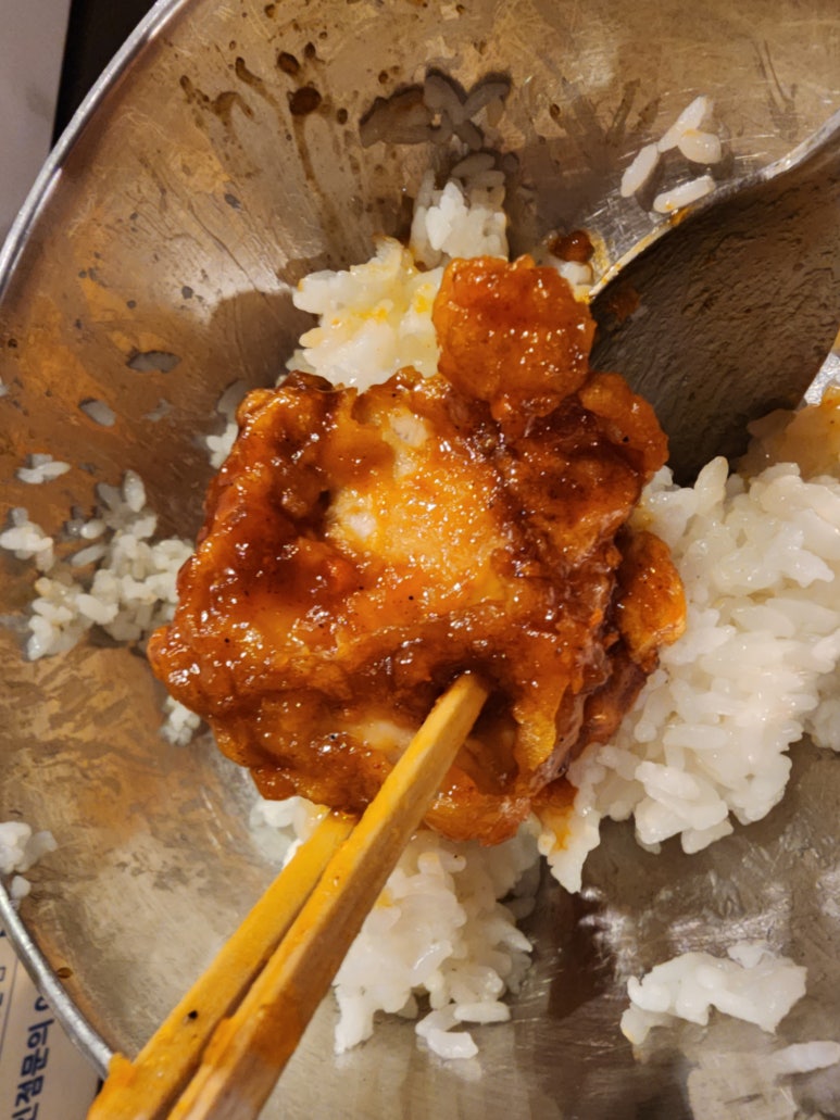 몽이두마리치킨 이미지