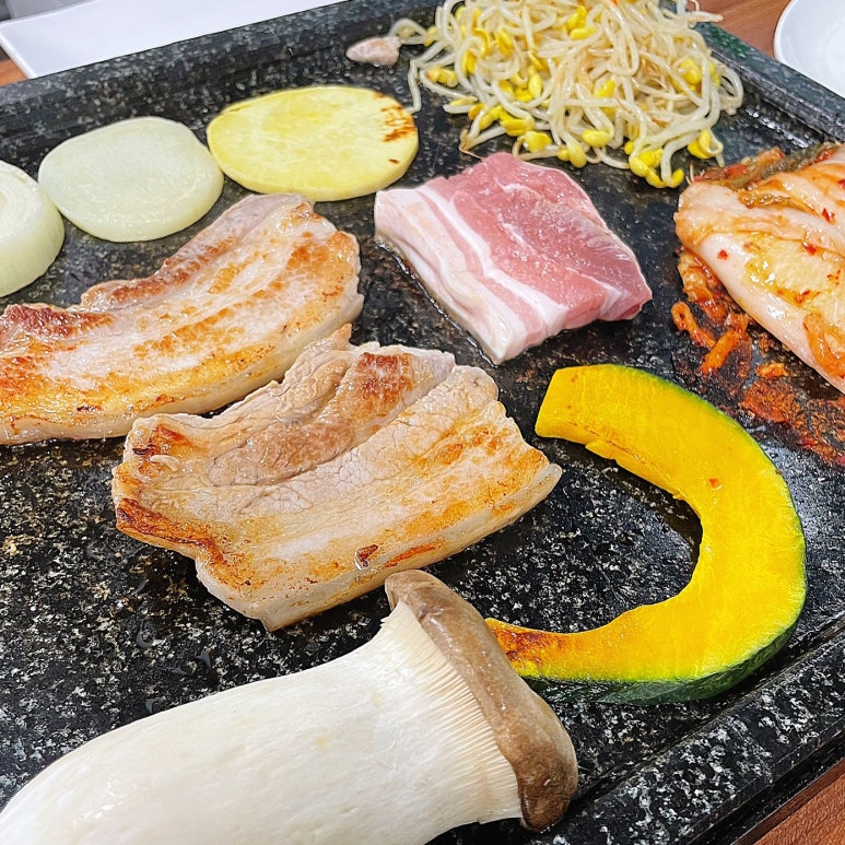 돌판마당삼겹살 이미지