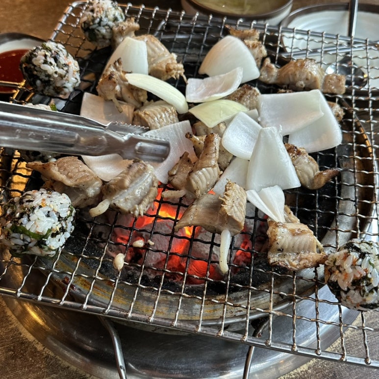 숯불꼼장어 이미지