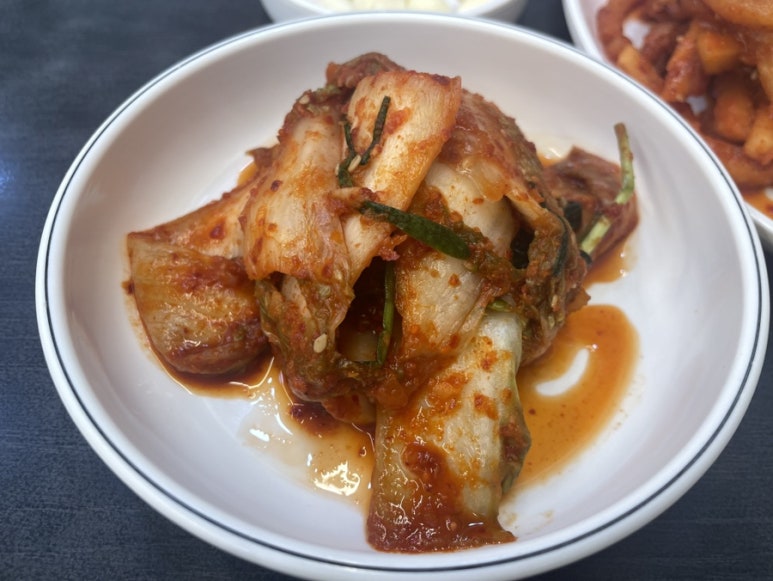 훼미리손칼국수;보쌈 이미지