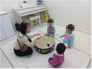 파란악기 이미지