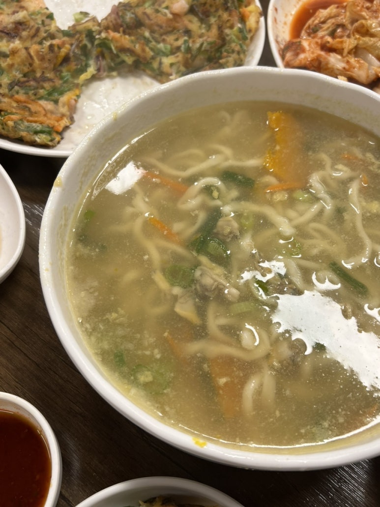 육각수칼국수 이미지