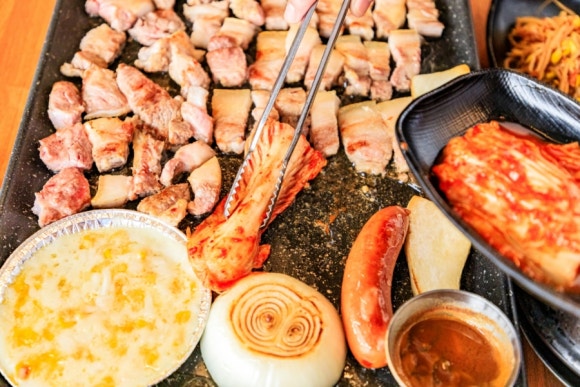 윤가네흑돼지대패삼겹살제주함덕흑돼지 이미지