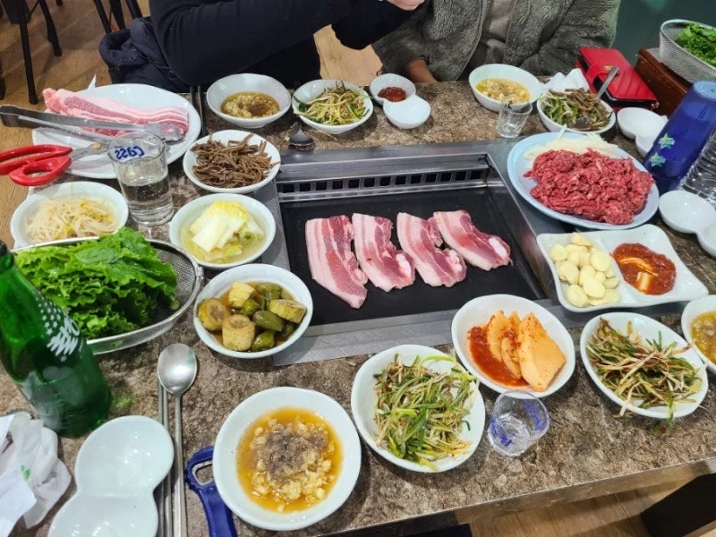 돼지네식당 이미지