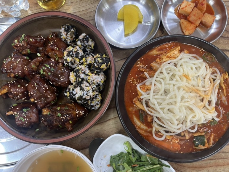 황칠토종족발 이미지