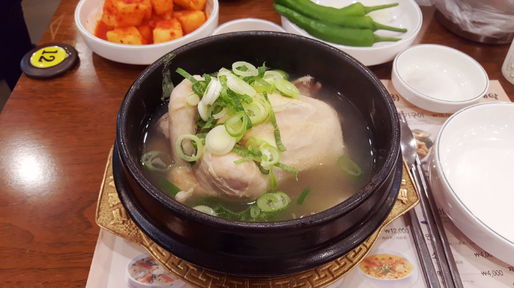 명동능이백숙 이미지