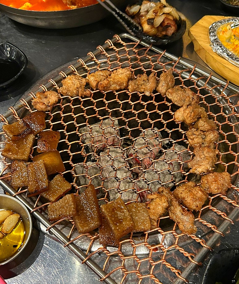 돼지전설 이미지